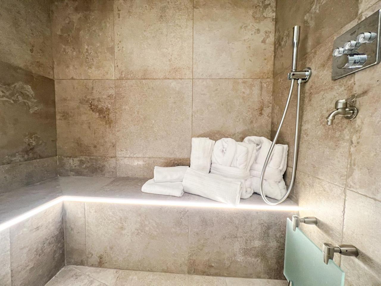 Le Switch Souplex Avec Hammam Privatif Apartman Lille Kültér fotó